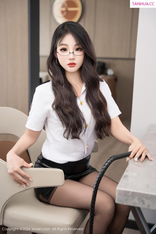   [XiuRen]高清写真图 2024.09.05 No.9113 黑麦子 超薄黑丝第3张图片
